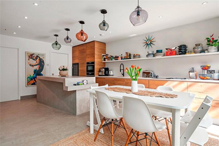 4 Bedroom Terraced House For Sale In Portland Square, Wapping, London, E1W