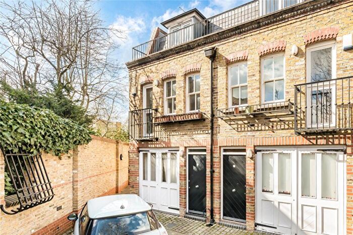3 Bedroom Mews To Rent In Royal Duchess Mews, London, SW12