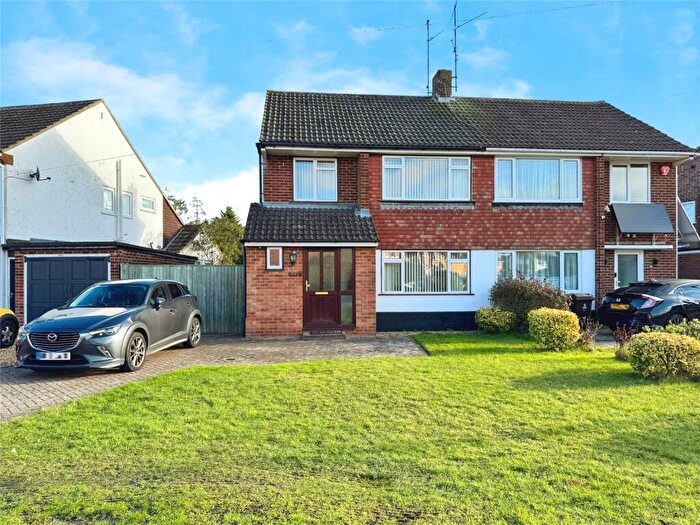 3 Bedroom Semi-Detached House For Sale In Rochester Avenue, Woodley, Reading, RG5