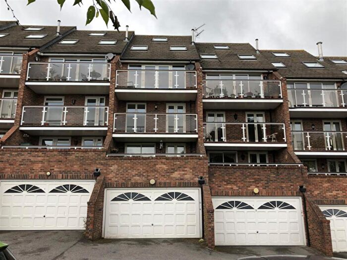 4 Bedroom Town House To Rent In The Spinnakers, BH15
