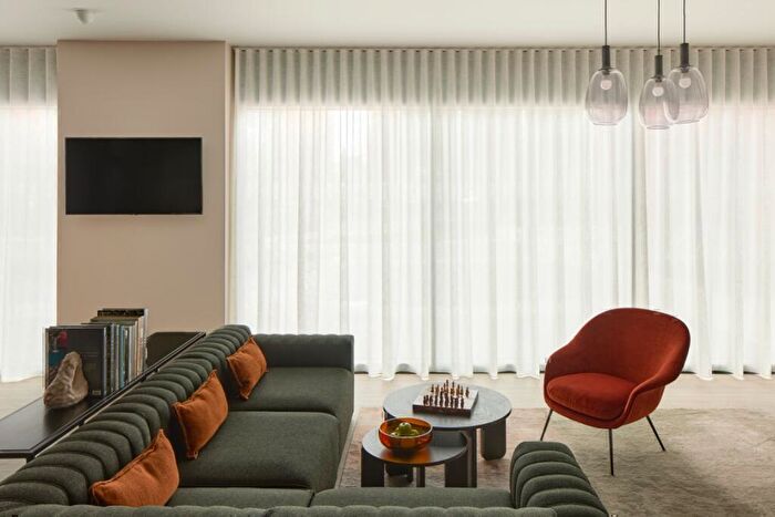 2 Bedroom Flat To Rent In Dumballs Road, Cardiff(City), CF10