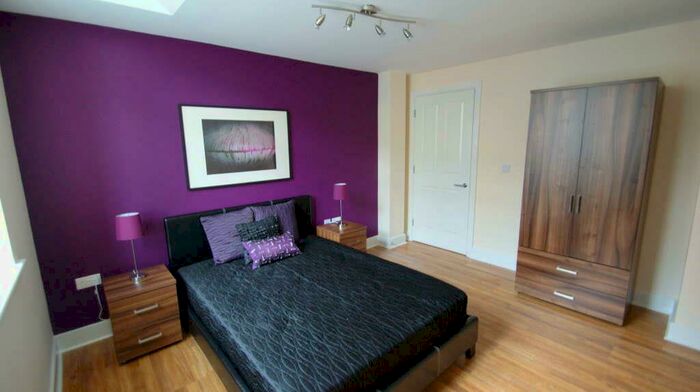 2 Bedroom Flat To Rent In Winker Green Mills, Stanningley Road, LS12