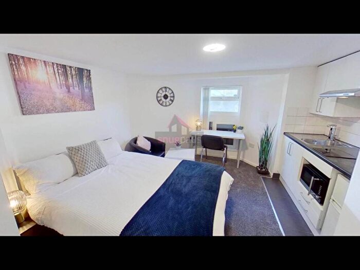 Studio To Rent In Gildabrook Road, Salford, M30
