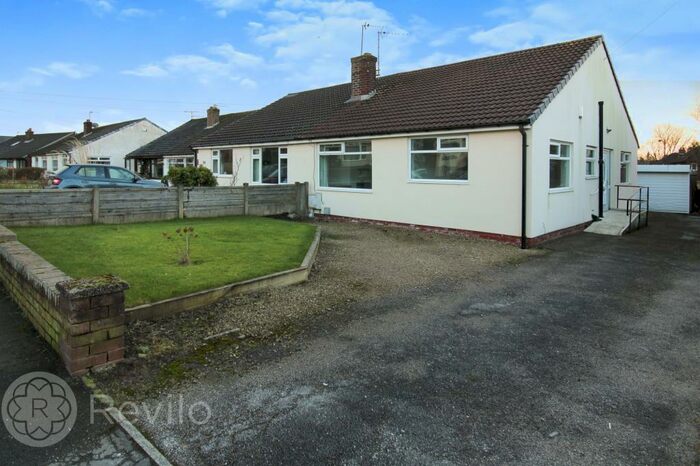 3 Bedroom Semi-Detached Bungalow To Rent In Higher Cleggswood Avenue, Littleborough, OL15