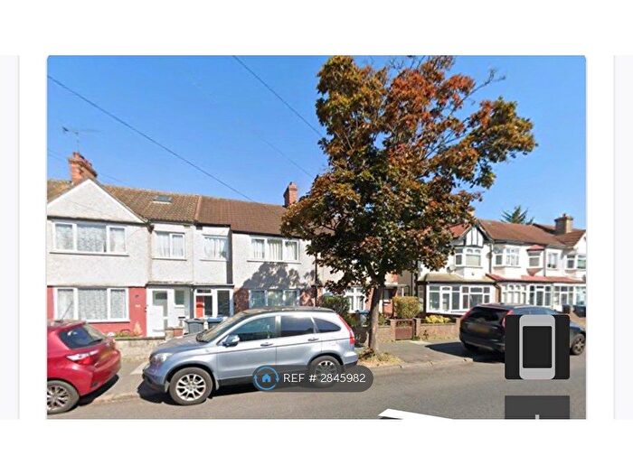3 Bedroom Terraced House To Rent In Streatham Common/Mitcham, Streatham Common/Mitcham, CR4