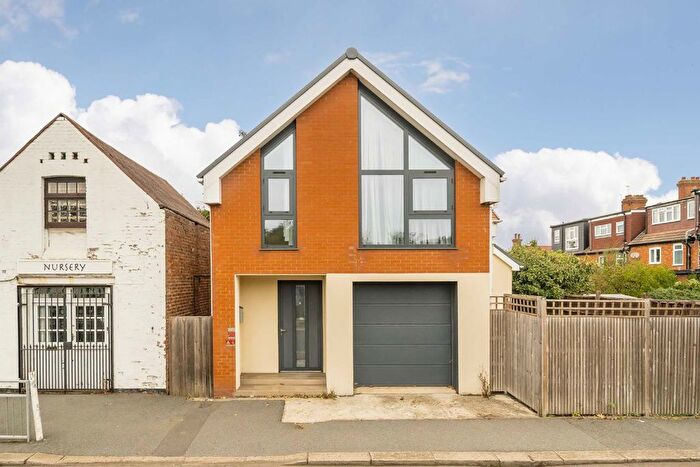 3 Bedroom Detached House To Rent In Albert Road, London, NW7