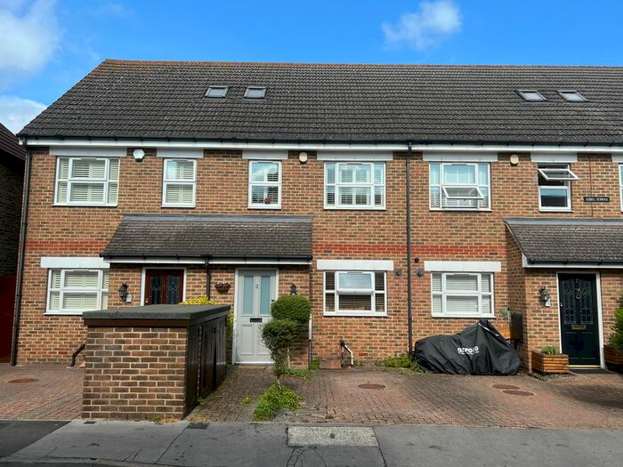 3 Bedroom Terraced House To Rent In Kent Road, West Wickham, BR4