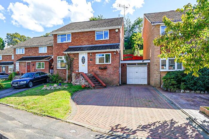 4 Bedroom Link Detached House For Sale In Harrow Road, Leighton Buzzard, LU7