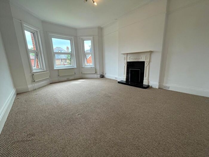 3 Bedroom Flat To Rent In Pembroke Road, Bournemouth, BH4