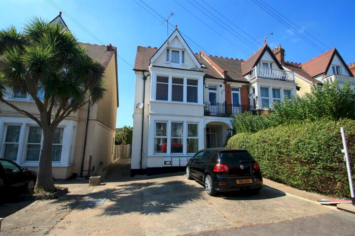 1 Bedroom Flat To Rent In Meteor Road, Westcliff-On-Sea, SS0