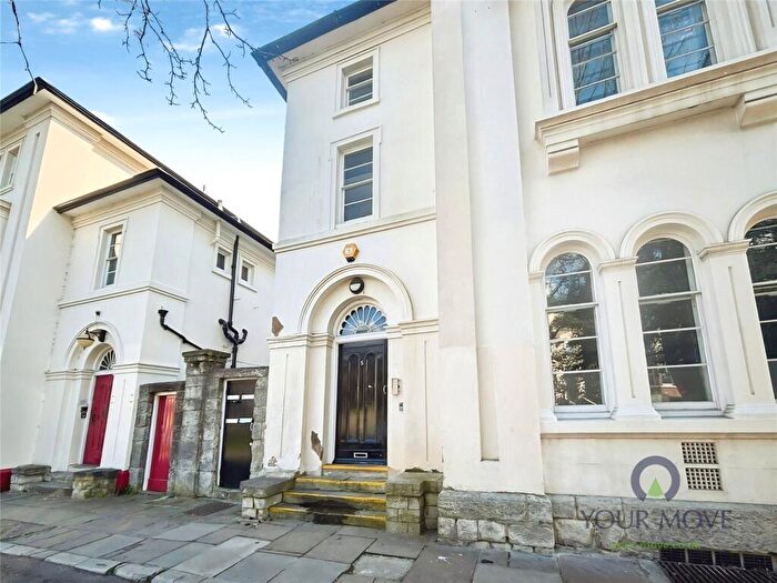2 Bedroom Flat To Rent In Bower Terrace, Maidstone, Kent, ME16