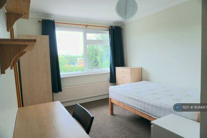 5 Bedroom Semi-Detached House To Rent In Kemsing Gardens, Canterbury, CT2