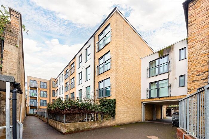 2 Bedroom Flat To Rent In New Road, Whitechapel, E1