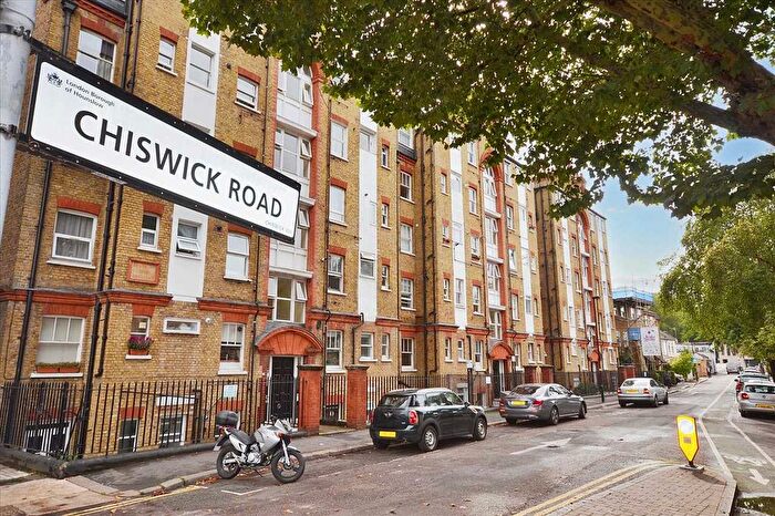 1 Bedroom Flat For Sale In Dewsbury Court, Chiswick, W4