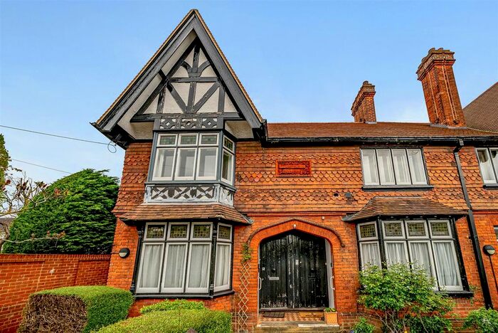 1 Bedroom Maisonette To Rent In The Tapastries, Straight Road, Old Windsor, Windsor, SL4