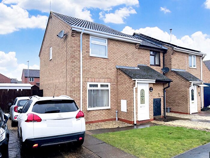 3 Bedroom End Terrace House For Sale In Elm Close, Yaxley, Peterborough, PE7