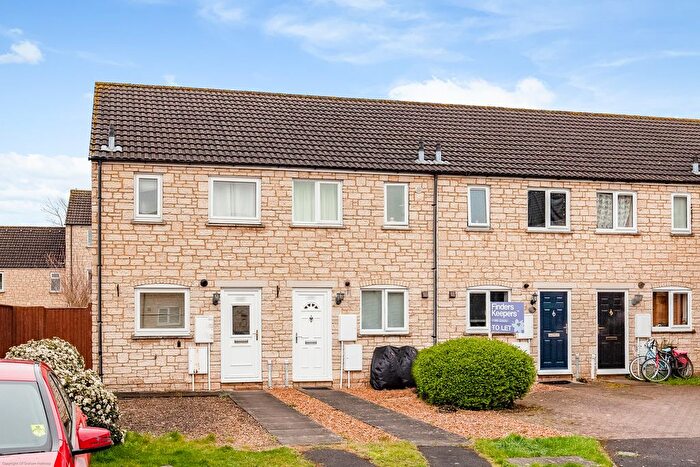 2 Bedroom Terraced House For Sale In Avocet Way, Bicester, OX26