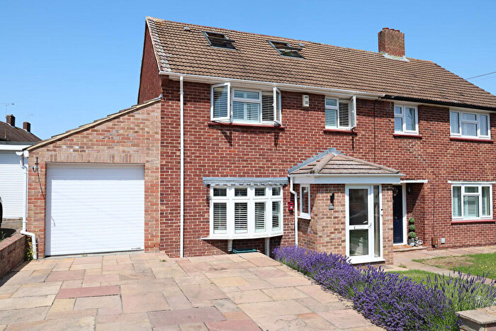 3 Bedroom Semi-Detached House For Sale In Oakdene Road, Orpington, BR5