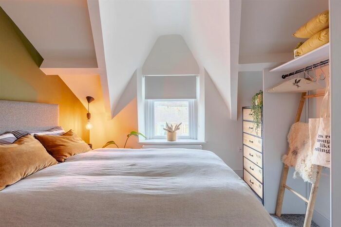 1 Bedroom Flat To Rent In Room, The Promenade, Mount Pleasant, SA1