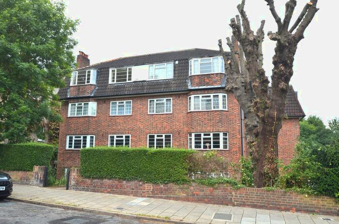 2 Bedroom Flat To Rent In Victoria Crescent, Crystal Palace, SE19