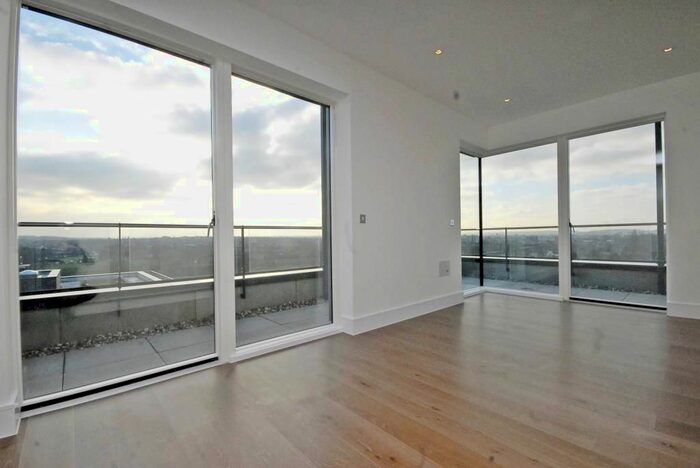 2 Bedroom Flat To Rent In Wallace Court, Kidbrooke Village, Blackheath, London, SE3