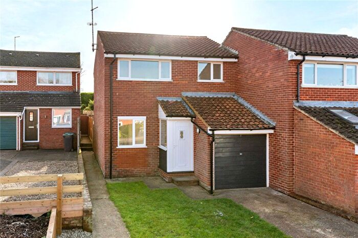 3 Bedroom End Of Terrace House For Sale In Pilgrims Close, Great Chesterford, Nr Saffron Walden, Essex, CB10