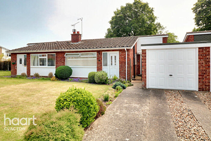 2 Bedroom Semi-Detached Bungalow For Sale In Martinsdale, Clacton-On-Sea, CO15
