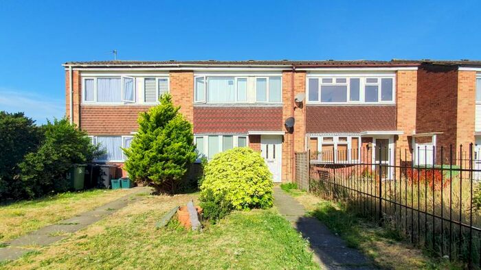 3 Bedroom House To Rent In Nursery Road, Hoddesdon, EN11