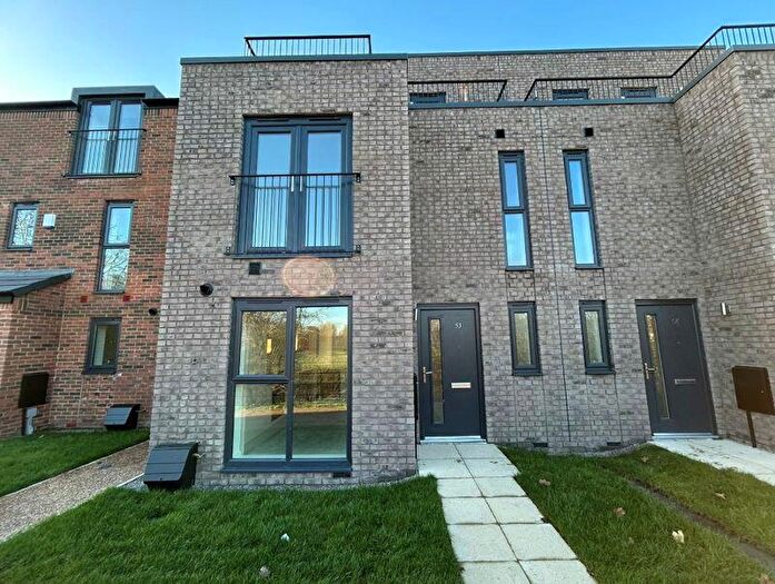 4 Bedroom Detached House To Rent In Furlong Road, Salford, M6