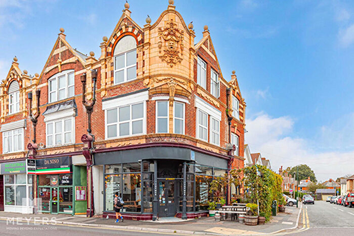 2 Bedroom Flat For Sale In Seabourne Road, Bournemouth, BH5