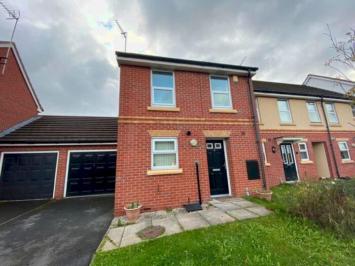 3 Bedroom Semi-Detached House To Rent In Berryedge Crescent, Huyton, Liverpool L36