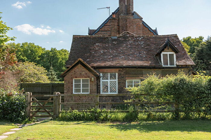 1 Bedroom Semi-Detached House To Rent In Ringshall, Hertfordshire, HP4