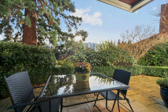 2 Bedroom Flat To Rent In Queensmere Road, Wimbledon, SW19