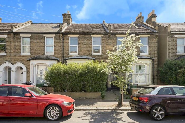 1 Bedroom Flat To Rent In Millais Road, E10