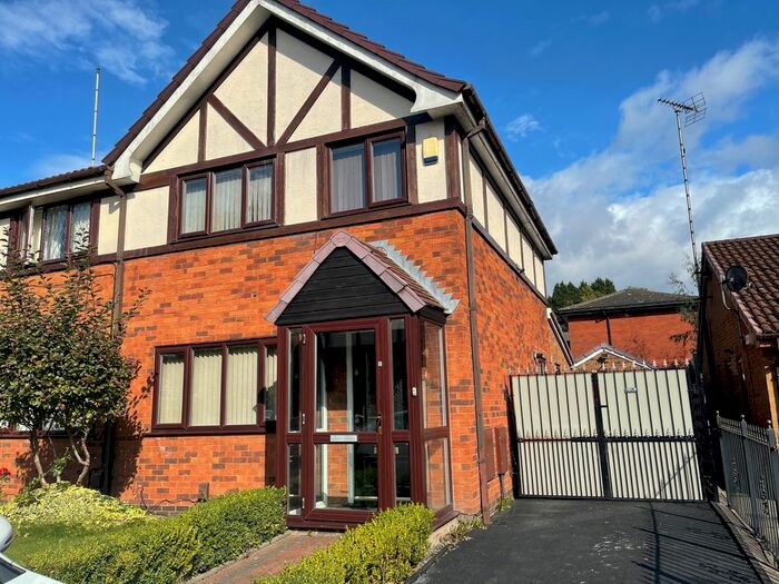 3 Bedroom Semi-Detached House To Rent In Churchside Close, Manchester, M9