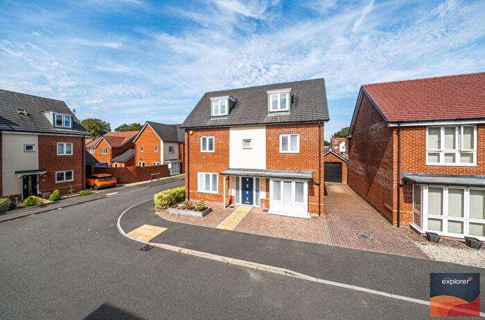 5 Bedroom Detached House For Sale In Blue Hut Way, RG23