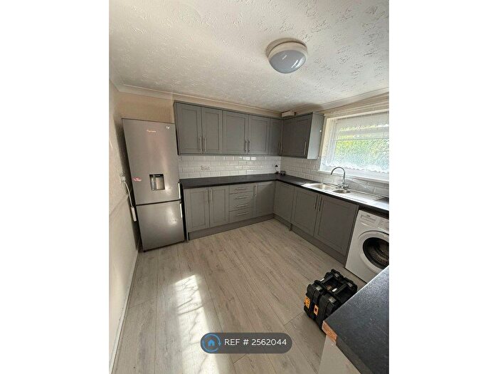 2 Bedroom Maisonette To Rent In Vaudrey Close, Southampton, SO15