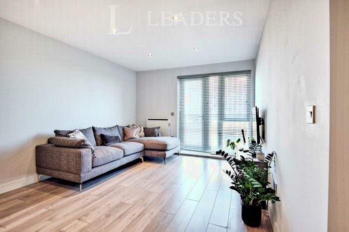 2 Bedroom Flat To Rent In Victoria Avenue, Southend, SS2