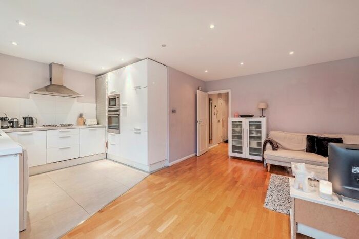 2 Bedroom Flat To Rent In York Street, London, W1U