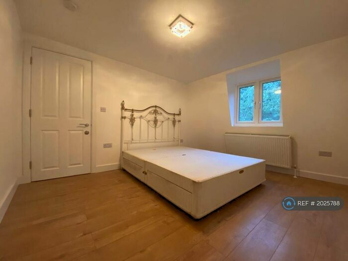 1 Bedroom Flat To Rent In Brookhill Road, London, SE18
