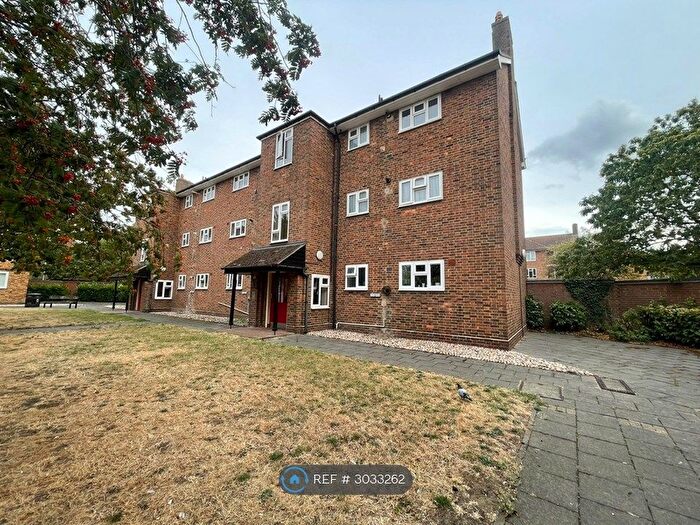 1 Bedroom Flat To Rent In Galey Green, South Ockendon, RM15