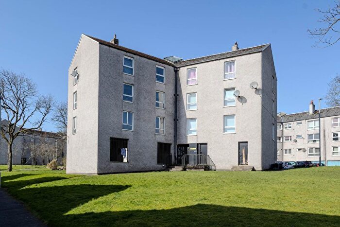 2 Bedroom Flat For Sale In Mossgiel Road, Kildrum, Cumbernauld, G67