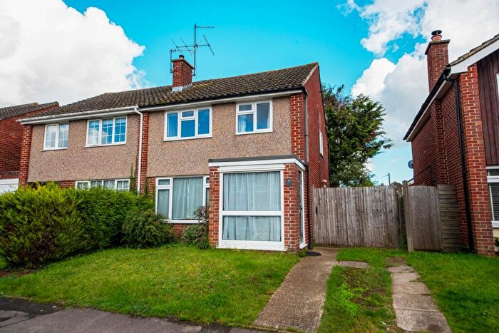 3 Bedroom Semi-Detached House To Rent In Paynesdown Road, Thatcham, RG19