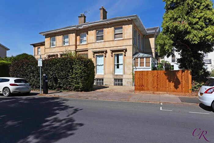1 Bedroom Flat For Sale In Lansdown Crescent, Cheltenham, GL50