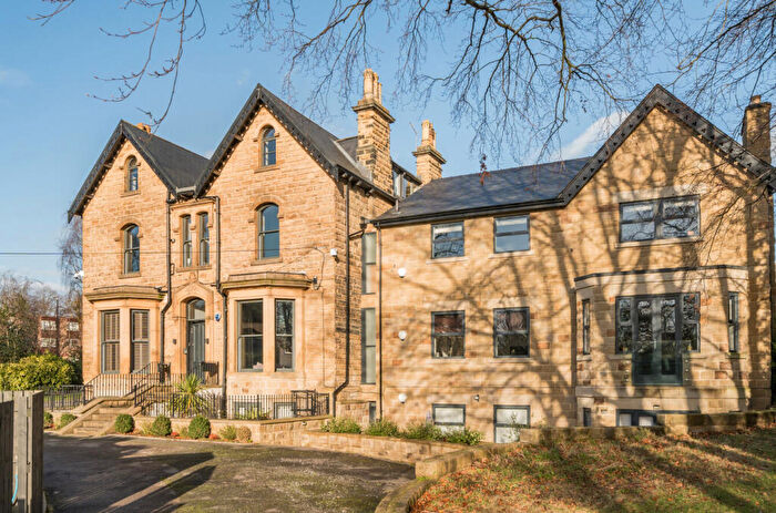 2 Bedroom Flat For Sale In Park Villas, Roundhay, Leeds, LS8