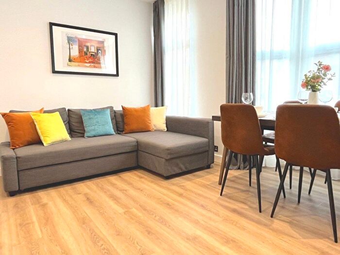 2 Bedroom Flat To Rent In Blackhorse Lane, London, E17