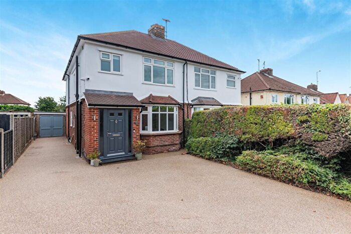 3 Bedroom Semi Detached House For Sale In Tonbridge Road, Maidstone, ME16