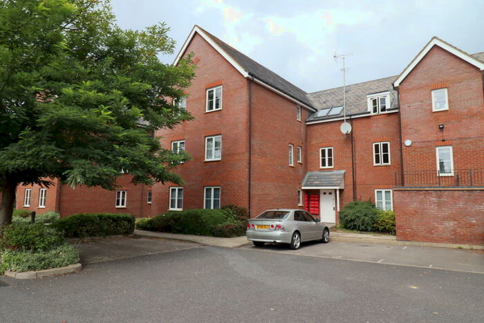 2 Bedroom Flat To Rent In Hughes Croft, Bletchley, MK3