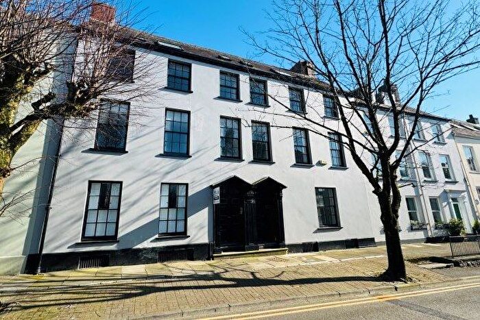 2 Bedroom Flat To Rent In Quay Street, Carmarthen, SA31
