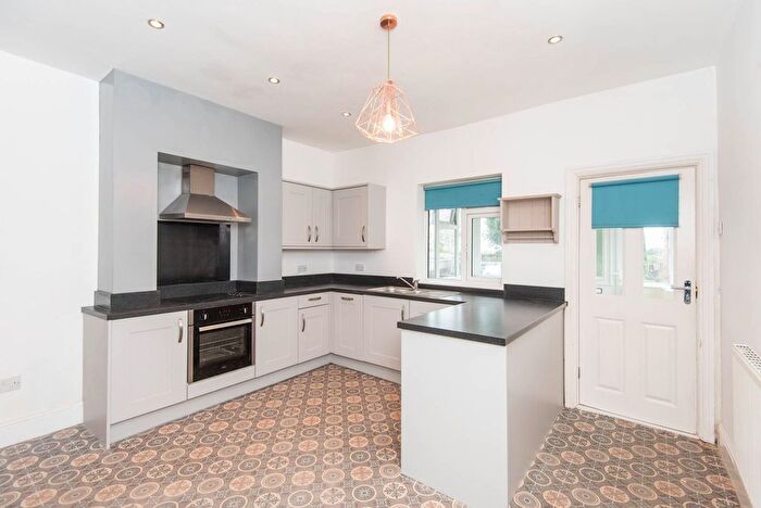 3 Bedroom End Of Terrace House For Sale In Mansfield Road, Killamarsh, S21